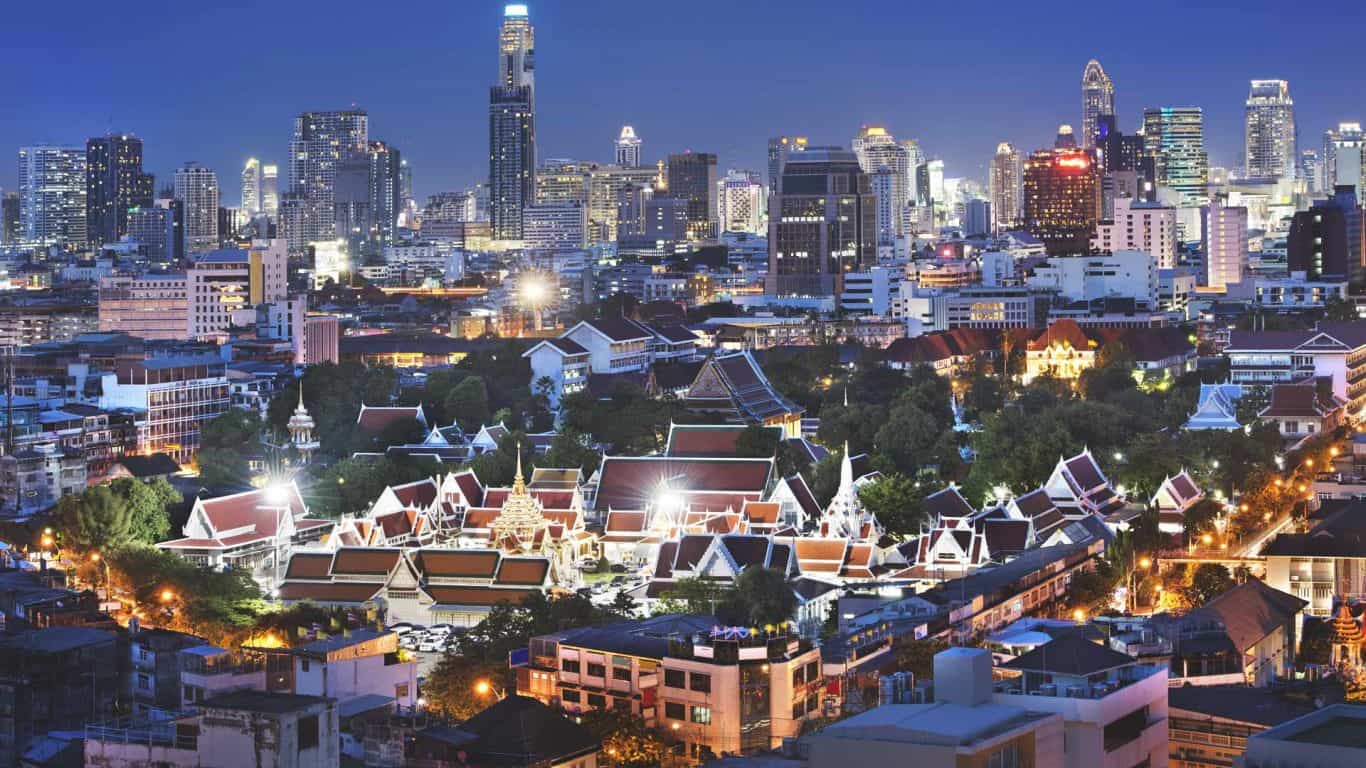best temples in Bangkok slide templos a nao perder em banguecoque
