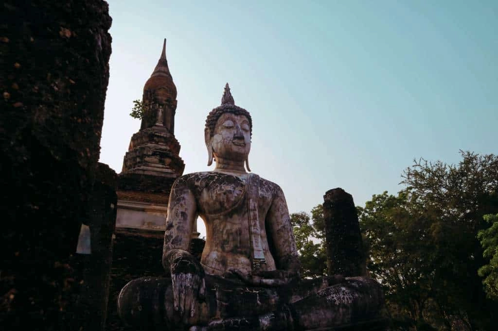 best-cities-to-visit-in-Thailand-Wat-Trapang-Ngoen-Sukhothai-Temples-and-Treehouses