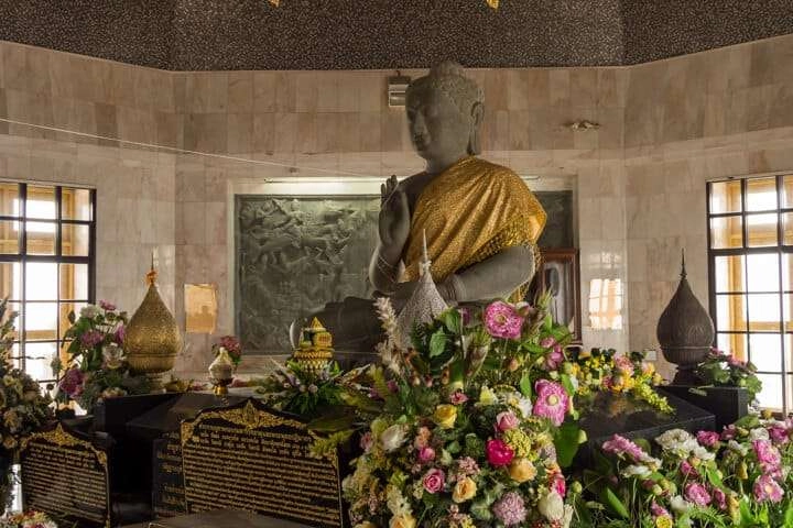 day trip from chiang mai royal pagoda inside
