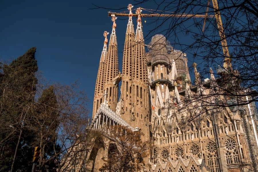 Gaudí-buildings-barcelona-sagrada-familia
