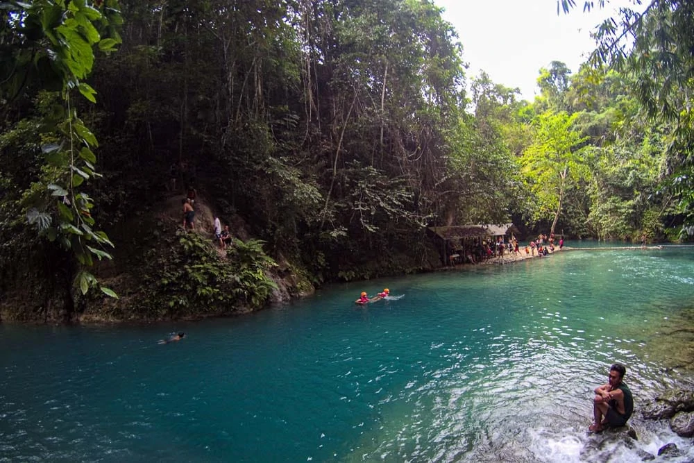 philippines-travel-itinerary-kawasan-falls